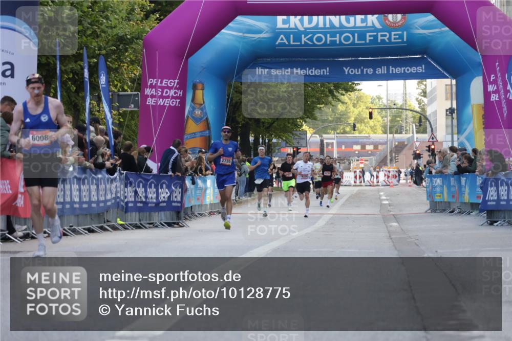 06.09.2026 - CURREX Alsterlauf Yannick Fuchs http://msf.ph/oto/10128775 06.09.2026 09:37:08 Ziel 5535, 5613, 6005, 6006 meine-sportfotos.de
