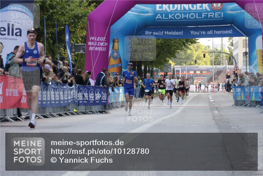 06.09.2026 - CURREX Alsterlauf Yannick Fuchs http://msf.ph/oto/10128780 06.09.2026 09:37:08 Ziel 5535, 5613, 6005, 6006 meine-sportfotos.de