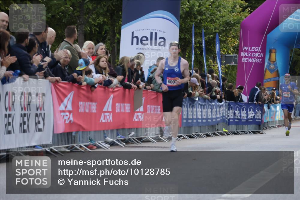 06.09.2026 - CURREX Alsterlauf Yannick Fuchs http://msf.ph/oto/10128785 06.09.2026 09:37:08 Ziel 5535, 5613, 6005, 6006 meine-sportfotos.de