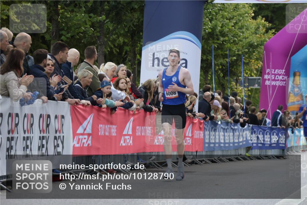 06.09.2026 - CURREX Alsterlauf Yannick Fuchs http://msf.ph/oto/10128790 06.09.2026 09:37:09 Ziel 5535, 5613, 6005, 6006 meine-sportfotos.de