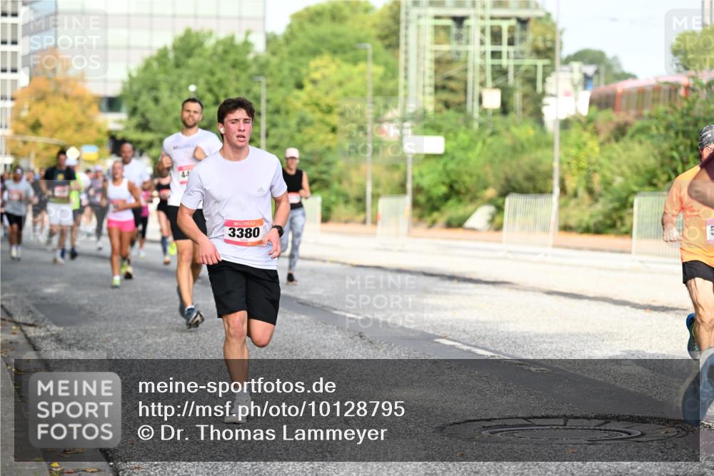 06.09.2026 - CURREX Alsterlauf Dr. Thomas Lammeyer http://msf.ph/oto/10128795 06.09.2026 09:49:48 Laufen 3380 meine-sportfotos.de