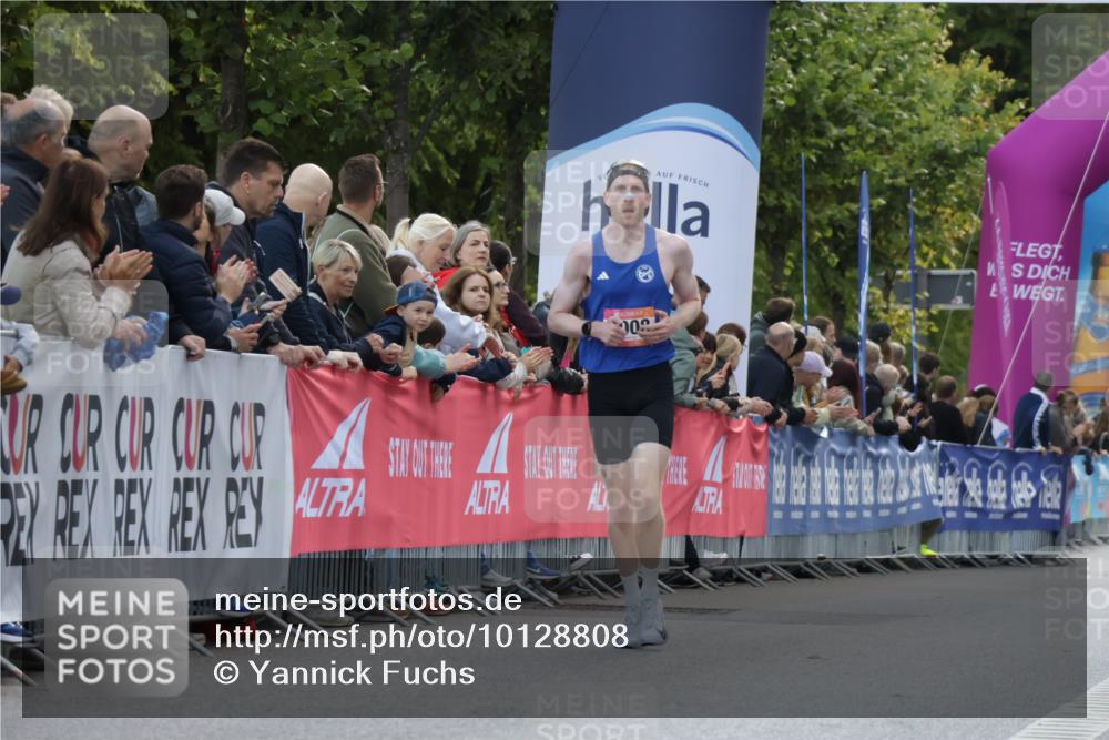 06.09.2026 - CURREX Alsterlauf Yannick Fuchs http://msf.ph/oto/10128808 06.09.2026 09:37:10 Ziel 5535, 5613, 6005, 6006 meine-sportfotos.de