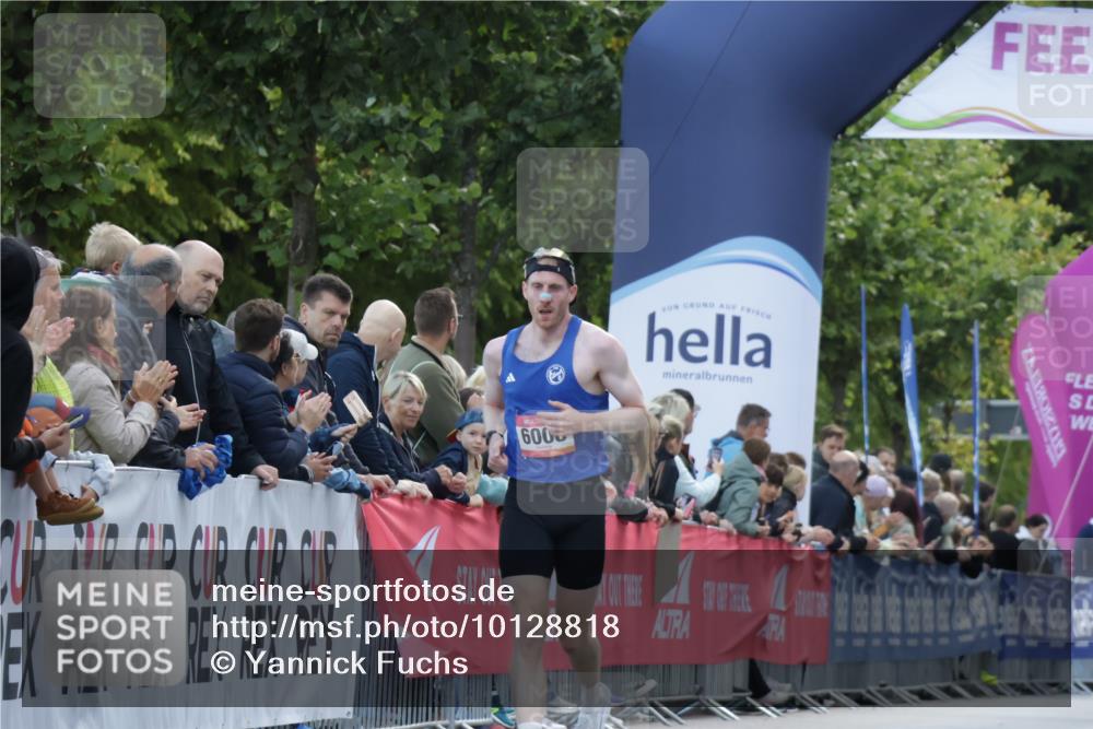 06.09.2026 - CURREX Alsterlauf Yannick Fuchs http://msf.ph/oto/10128818 06.09.2026 09:37:11 Ziel 6005, 6006 meine-sportfotos.de