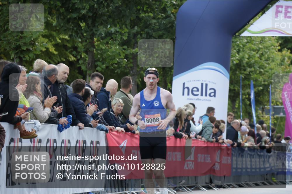 06.09.2026 - CURREX Alsterlauf Yannick Fuchs http://msf.ph/oto/10128825 06.09.2026 09:37:11 Ziel 6005, 6006 meine-sportfotos.de