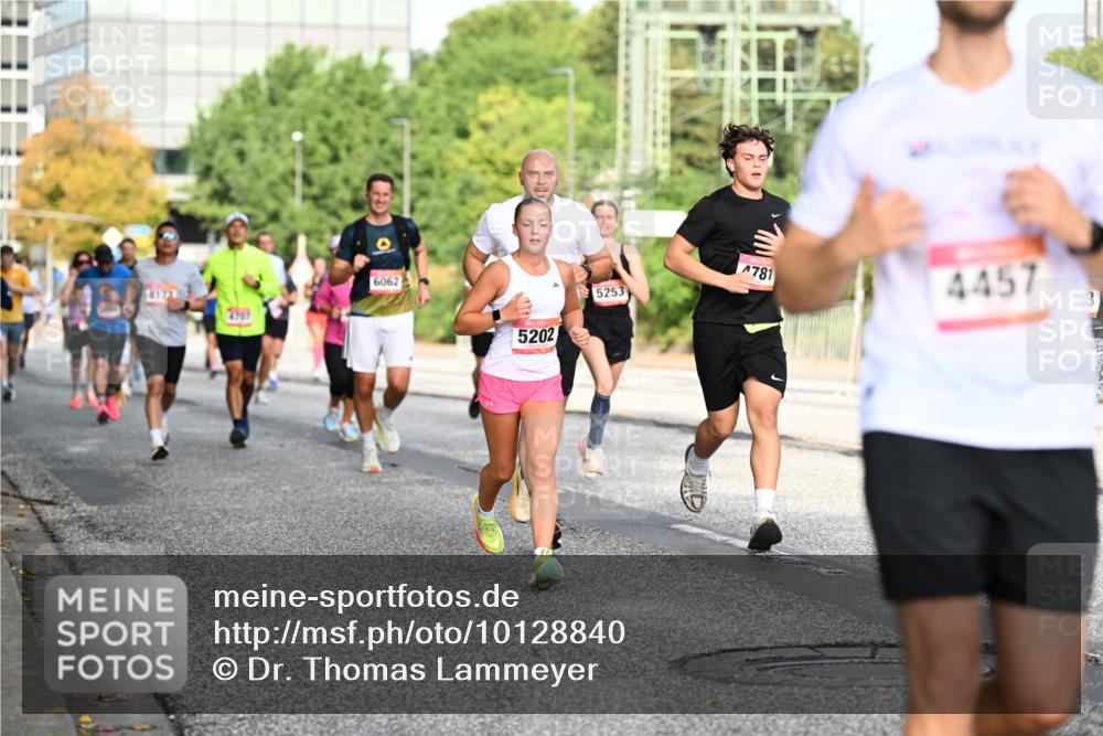 06.09.2026 - CURREX Alsterlauf Dr. Thomas Lammeyer http://msf.ph/oto/10128840 06.09.2026 09:49:52 Laufen 2707, 6062, 5202, 5253, 781, 4457 meine-sportfotos.de