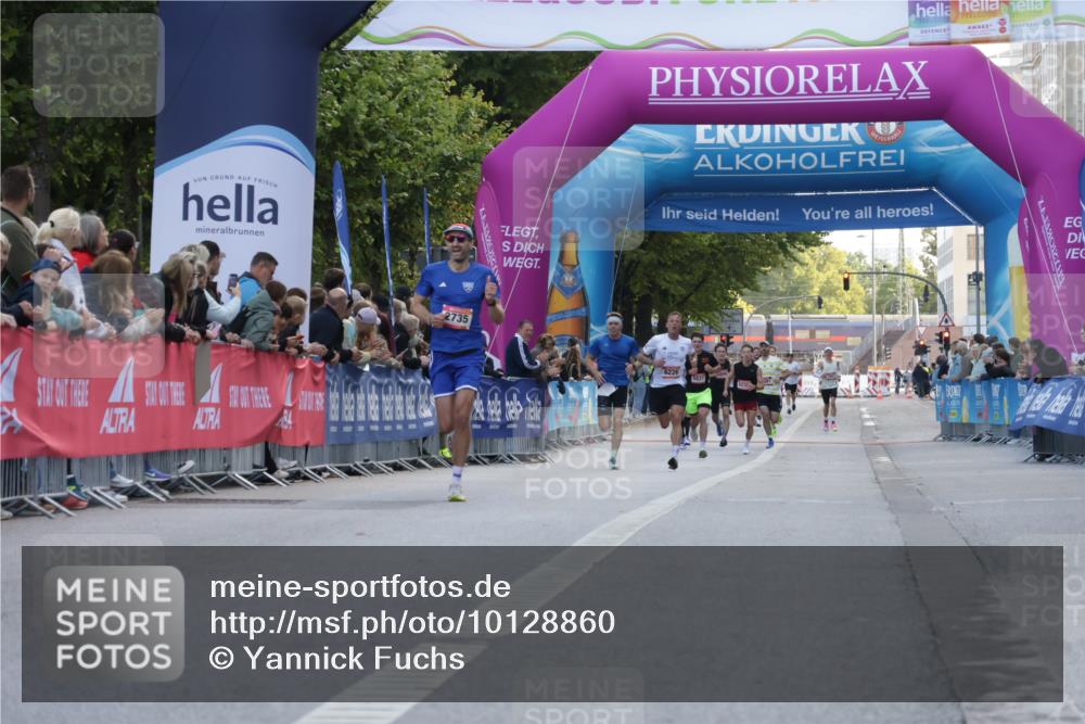 06.09.2026 - CURREX Alsterlauf Yannick Fuchs http://msf.ph/oto/10128860 06.09.2026 09:37:14 Ziel 6005, 6006, 6008 meine-sportfotos.de