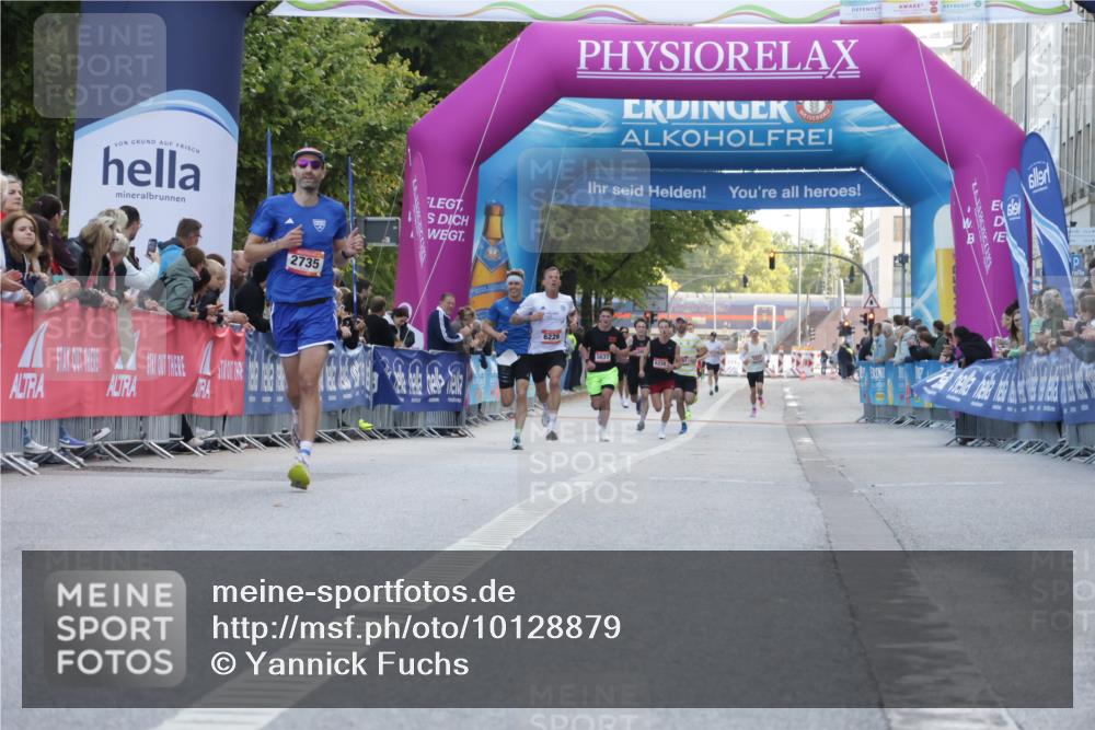 06.09.2026 - CURREX Alsterlauf Yannick Fuchs http://msf.ph/oto/10128879 06.09.2026 09:37:15 Ziel 6005, 6006, 6008 meine-sportfotos.de