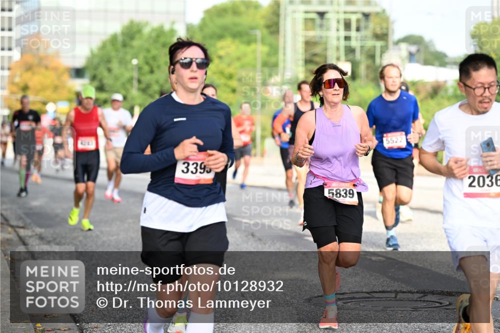 06.09.2026 - CURREX Alsterlauf Dr. Thomas Lammeyer http://msf.ph/oto/10128932 06.09.2026 09:50:02 Laufen 4243, 3395, 5839, 5522, 2036 meine-sportfotos.de