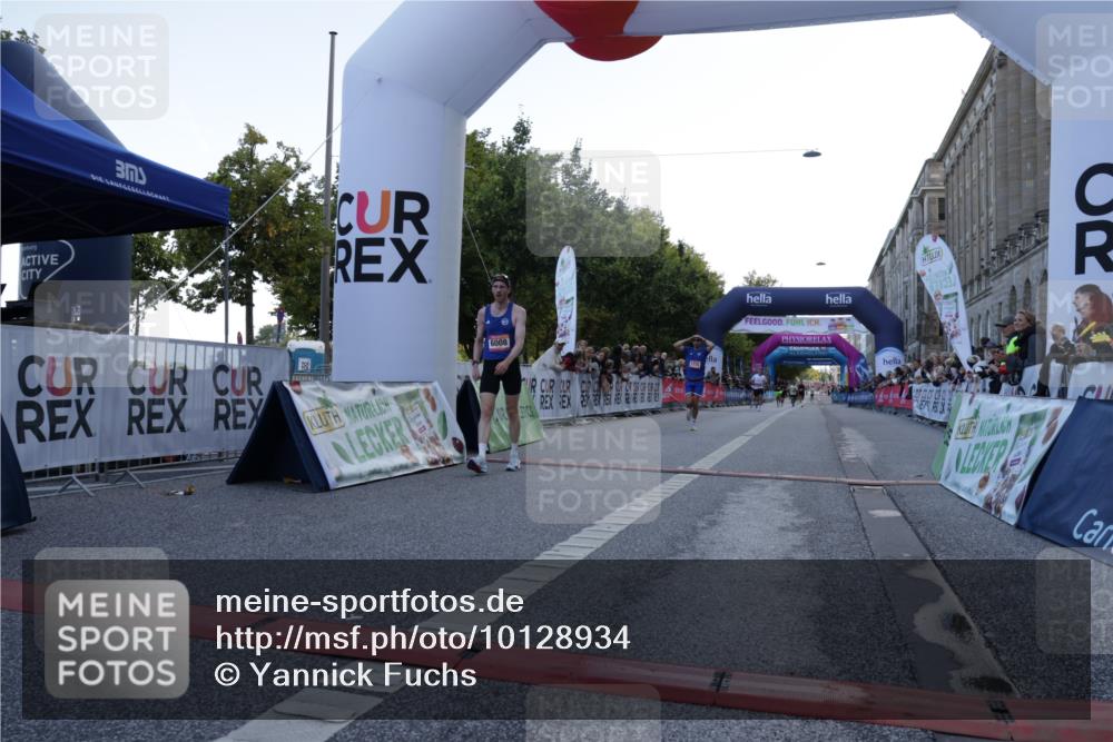 06.09.2026 - CURREX Alsterlauf Yannick Fuchs http://msf.ph/oto/10128934 06.09.2026 09:37:18 Ziel 2735, 6008 meine-sportfotos.de