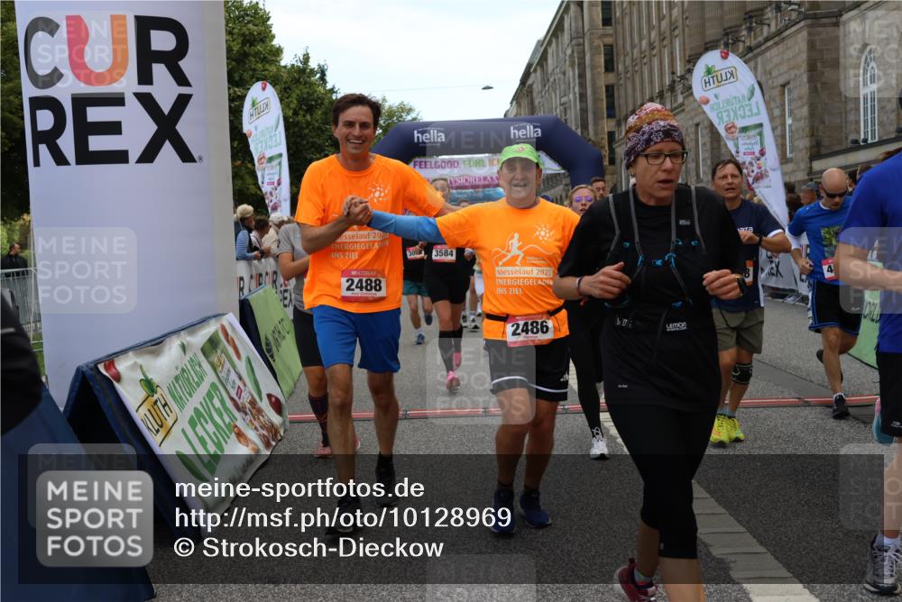 06.09.2026 - CURREX Alsterlauf Strokosch-Dieckow http://msf.ph/oto/10128969 06.09.2026 10:02:36 Ziel 2135, 2304, 2486, 2488, 2702, 2886, 2954, 3028, 3042, 3062, 3089, 3532, 3584, 3790, 3858, 3882, 4173, 4263, 4285, 4325, 4550, 4594, 4624, 5379, 5517, 5908, 6152, 6174, 6203, 6431, 8244, 8268, 8331 meine-sportfotos.de