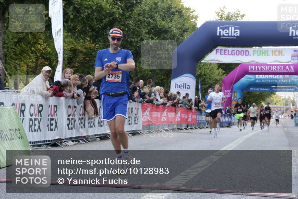 06.09.2026 - CURREX Alsterlauf Yannick Fuchs http://msf.ph/oto/10128983 06.09.2026 09:37:20 Ziel 2735, 6008, 6226 meine-sportfotos.de