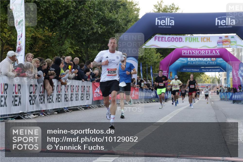 06.09.2026 - CURREX Alsterlauf Yannick Fuchs http://msf.ph/oto/10129052 06.09.2026 09:37:22 Ziel 2735, 6008, 6057, 6226 meine-sportfotos.de