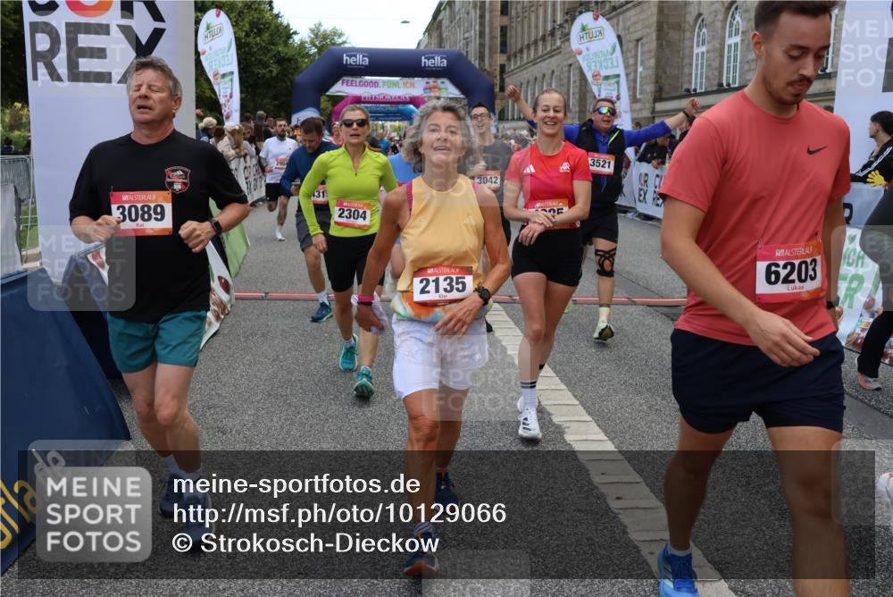 06.09.2026 - CURREX Alsterlauf Strokosch-Dieckow http://msf.ph/oto/10129066 06.09.2026 10:02:40 Ziel 2135, 2304, 2486, 2488, 2702, 2954, 3028, 3042, 3089, 3221, 3222, 3532, 3584, 3790, 3858, 3882, 4173, 4263, 4285, 4325, 4550, 4594, 4624, 5379, 5908, 6120, 6174, 6203, 6219, 6431, 8121, 8147, 8244, 8268, 8305, 8331 meine-sportfotos.de