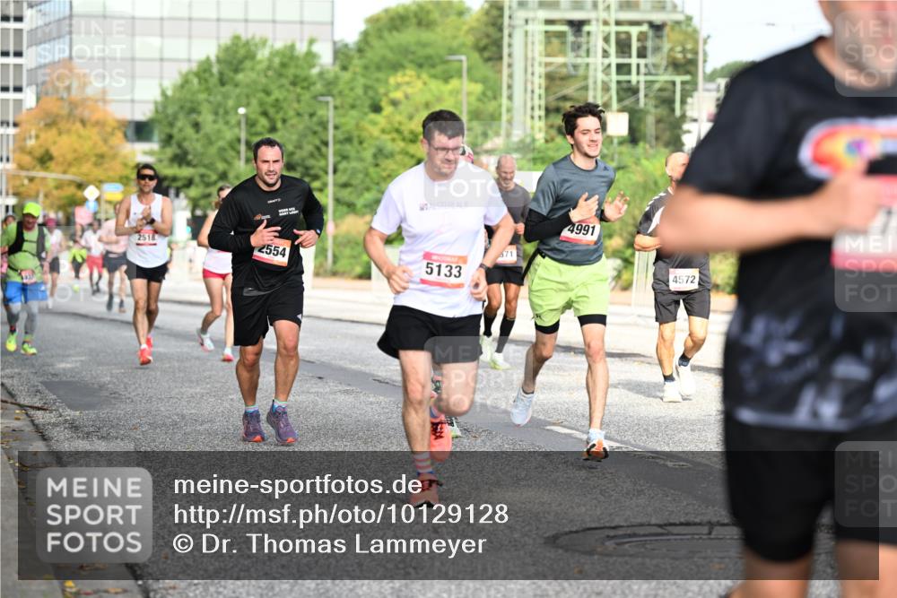 06.09.2026 - CURREX Alsterlauf Dr. Thomas Lammeyer http://msf.ph/oto/10129128 06.09.2026 09:50:22 Laufen 2518, 2554, 5133, 571, 4991, 4572 meine-sportfotos.de