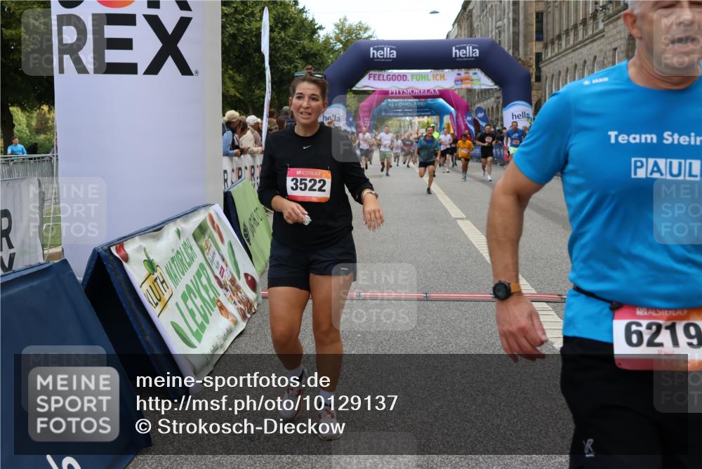 06.09.2026 - CURREX Alsterlauf Strokosch-Dieckow http://msf.ph/oto/10129137 06.09.2026 10:02:47 Ziel 2702, 2954, 3028, 3221, 3222, 4263, 5693, 5698, 6120, 6219, 6431, 8121, 8147, 8244, 8282, 8305 meine-sportfotos.de