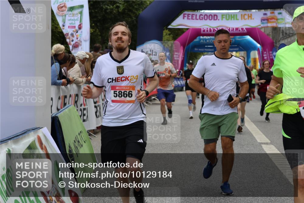 06.09.2026 - CURREX Alsterlauf Strokosch-Dieckow http://msf.ph/oto/10129184 06.09.2026 10:02:56 Ziel 2500, 2687, 3338, 3721, 3909, 4345, 4348, 4474, 4475, 4730, 5190, 5366, 5465, 5659, 5771, 5780, 5865, 5866, 6398, 8282 meine-sportfotos.de