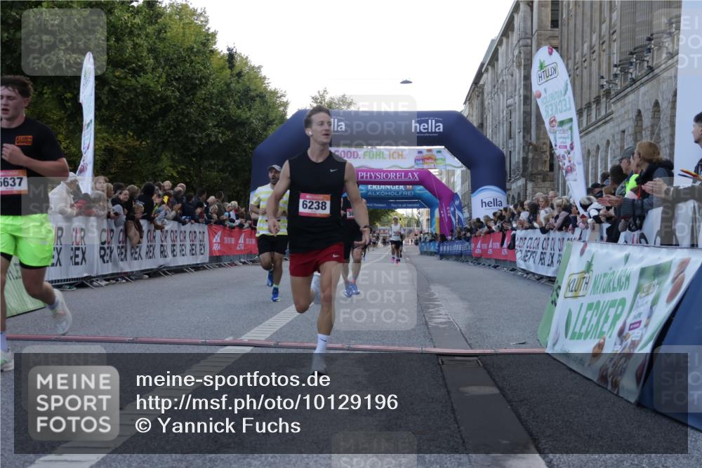 06.09.2026 - CURREX Alsterlauf Yannick Fuchs http://msf.ph/oto/10129196 06.09.2026 09:37:28 Ziel 2391, 2735, 3040, 3809, 5637, 6057, 6226, 6238 meine-sportfotos.de