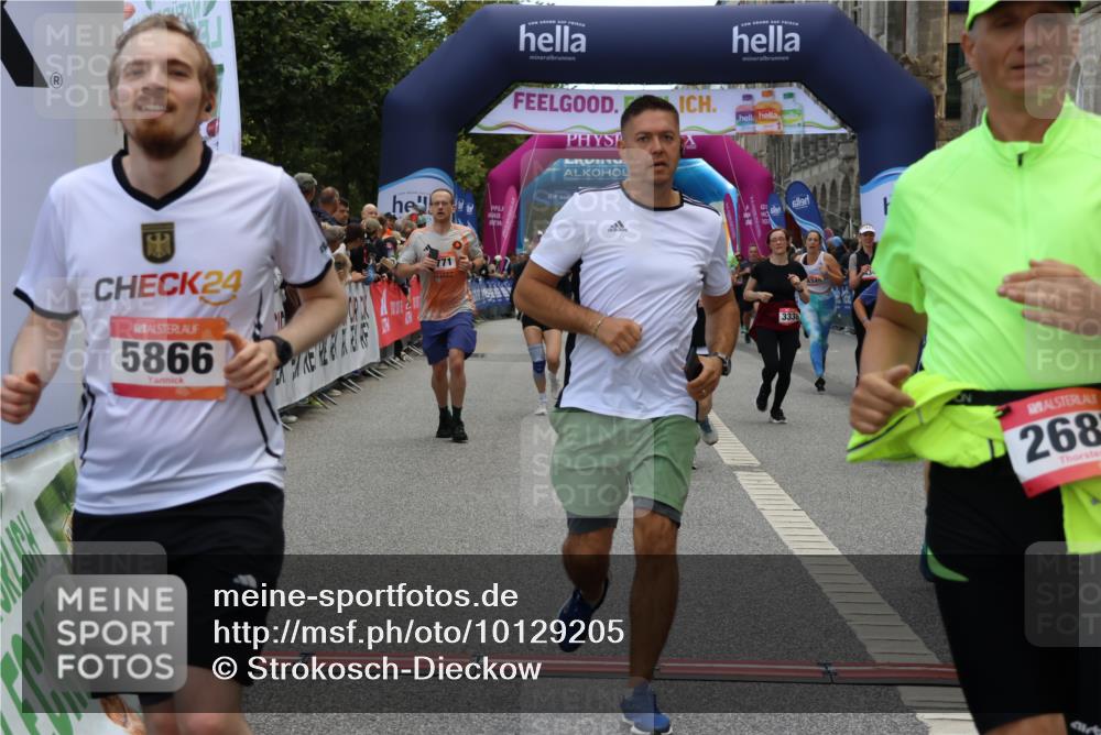 06.09.2026 - CURREX Alsterlauf Strokosch-Dieckow http://msf.ph/oto/10129205 06.09.2026 10:02:56 Ziel 2500, 2687, 3338, 3721, 3909, 4345, 4348, 4474, 4475, 4730, 5190, 5366, 5465, 5659, 5771, 5780, 5865, 5866, 6398, 8282 meine-sportfotos.de