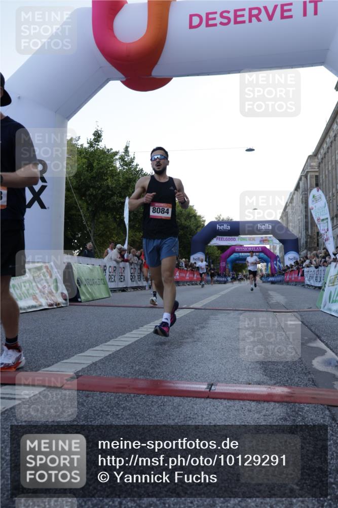 06.09.2026 - CURREX Alsterlauf Yannick Fuchs http://msf.ph/oto/10129291 06.09.2026 09:37:38 Ziel 2021, 2391, 3040, 3809, 4201, 4625, 5024, 5374, 5641, 6043, 6494, 8084 meine-sportfotos.de