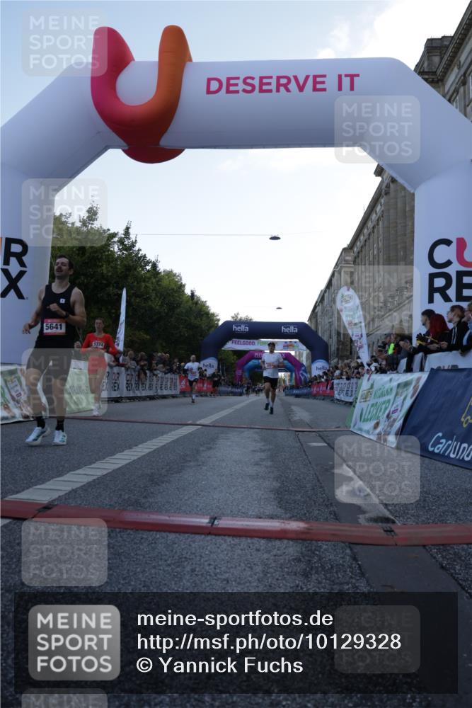 06.09.2026 - CURREX Alsterlauf Yannick Fuchs http://msf.ph/oto/10129328 06.09.2026 09:37:40 Ziel 2021, 4201, 4625, 5024, 5374, 5641, 6043, 6494, 8084 meine-sportfotos.de