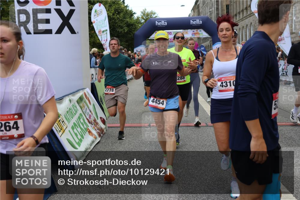 06.09.2026 - CURREX Alsterlauf Strokosch-Dieckow http://msf.ph/oto/10129421 06.09.2026 10:03:12 Ziel 2096, 2778, 3096, 3131, 3626, 3762, 3919, 3920, 4229, 4310, 4454, 4519, 4919, 4922, 4936, 5047, 5054, 5234, 5653, 5756, 5936, 6049, 6264, 6324, 6377, 6379, 8043, 8100, 8288 meine-sportfotos.de