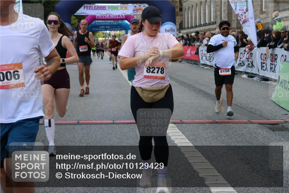 06.09.2026 - CURREX Alsterlauf Strokosch-Dieckow http://msf.ph/oto/10129429 06.09.2026 09:50:25 Ziel 2411, 2453, 2720, 2878, 3044, 3333, 3455, 3475, 3488, 4541, 4568, 4700, 4755, 4840, 5006, 5264, 5326, 5631, 5946, 5949, 6248, 6427, 8156, 8256, 8278 meine-sportfotos.de