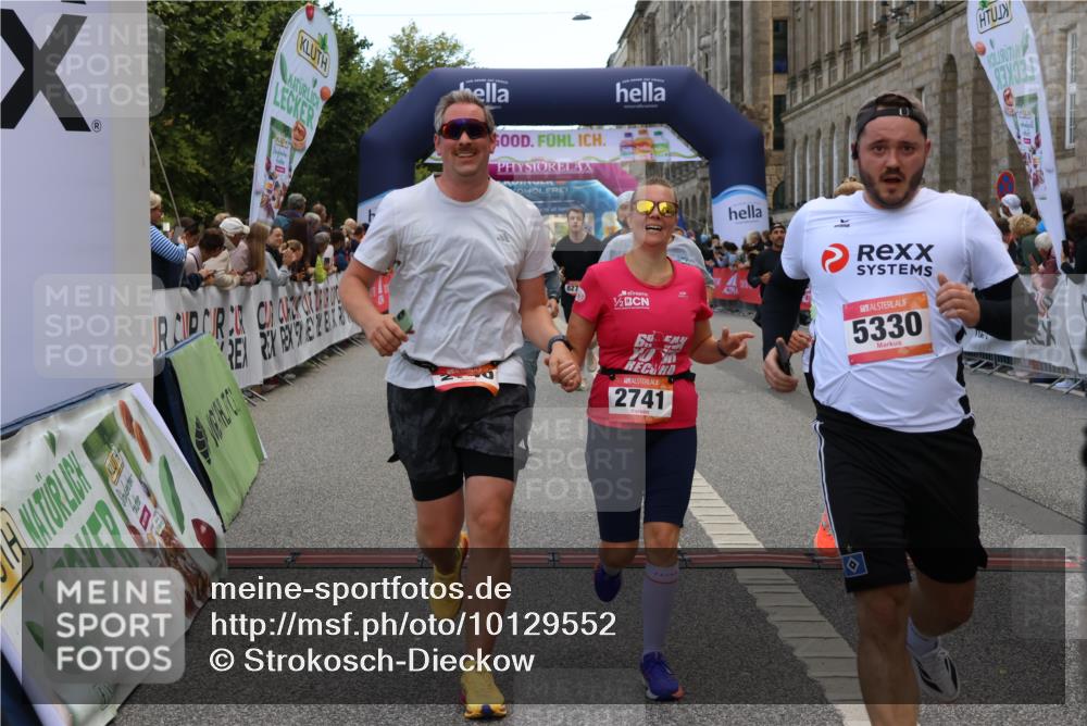 06.09.2026 - CURREX Alsterlauf Strokosch-Dieckow http://msf.ph/oto/10129552 06.09.2026 10:03:29 Ziel 2280, 2323, 2334, 2447, 2522, 2740, 2741, 2820, 3227, 3252, 3367, 3625, 3874, 4777, 5330, 5360, 5408, 5461, 5651, 6290, 6345, 6355, 8022, 8150, 8279 meine-sportfotos.de