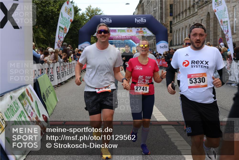 06.09.2026 - CURREX Alsterlauf Strokosch-Dieckow http://msf.ph/oto/10129562 06.09.2026 10:03:29 Ziel 2280, 2323, 2334, 2447, 2522, 2740, 2741, 2820, 3227, 3252, 3367, 3625, 3874, 4777, 5330, 5360, 5408, 5461, 5651, 6290, 6345, 6355, 8022, 8150, 8279 meine-sportfotos.de
