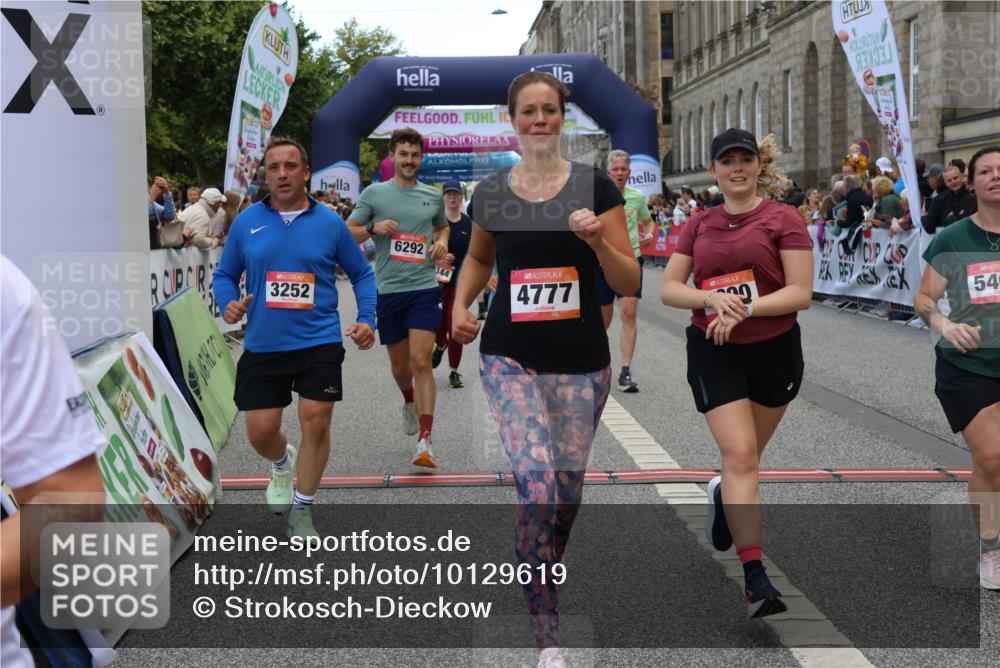 06.09.2026 - CURREX Alsterlauf Strokosch-Dieckow http://msf.ph/oto/10129619 06.09.2026 10:03:35 Ziel 2447, 2448, 2501, 2629, 2630, 2740, 2741, 2820, 2869, 3227, 3252, 3367, 3756, 4777, 5087, 5360, 5408, 5461, 6290, 6292, 6344, 8022, 8263, 8279, 8315, 8323 meine-sportfotos.de