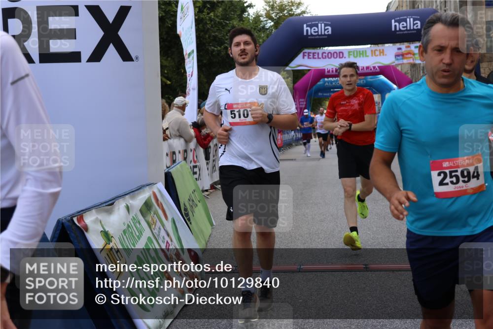 06.09.2026 - CURREX Alsterlauf Strokosch-Dieckow http://msf.ph/oto/10129840 06.09.2026 09:50:58 Ziel 2008, 2200, 2594, 2803, 3073, 3152, 3279, 3423, 3468, 3498, 3664, 3700, 4070, 4317, 4687, 5101, 5102, 5480, 6182, 6277 meine-sportfotos.de