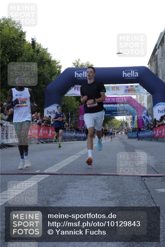 06.09.2026 - CURREX Alsterlauf Yannick Fuchs http://msf.ph/oto/10129843 06.09.2026 09:37:55 Ziel 2802, 3382, 5671, 6001, 6300, 8011 meine-sportfotos.de