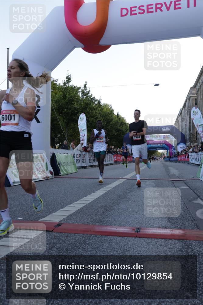 06.09.2026 - CURREX Alsterlauf Yannick Fuchs http://msf.ph/oto/10129854 06.09.2026 09:37:56 Ziel 2802, 3382, 5671, 6001, 6300, 8011 meine-sportfotos.de