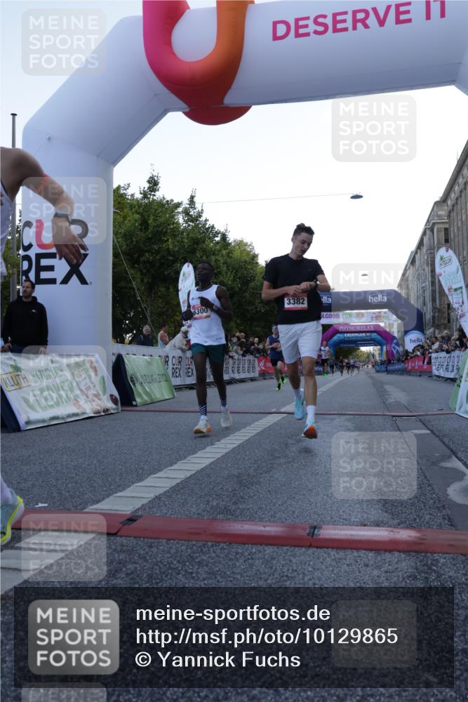 06.09.2026 - CURREX Alsterlauf Yannick Fuchs http://msf.ph/oto/10129865 06.09.2026 09:37:56 Ziel 2802, 3382, 5671, 6001, 6300, 8011 meine-sportfotos.de