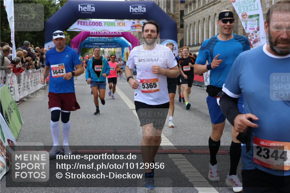 06.09.2026 - CURREX Alsterlauf Strokosch-Dieckow http://msf.ph/oto/10129956 06.09.2026 09:51:07 Ziel 2200, 2344, 2358, 3237, 3279, 3664, 3700, 4681, 4895, 5365, 5551, 5609, 5642, 5977, 6204, 8049, 8195 meine-sportfotos.de
