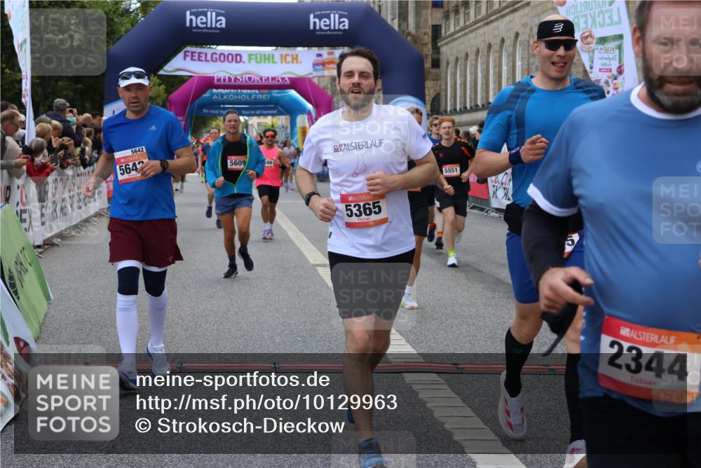 06.09.2026 - CURREX Alsterlauf Strokosch-Dieckow http://msf.ph/oto/10129963 06.09.2026 09:51:07 Ziel 2200, 2344, 2358, 3237, 3279, 3664, 3700, 4681, 4895, 5365, 5551, 5609, 5642, 5977, 6204, 8049, 8195 meine-sportfotos.de