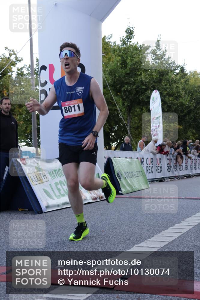 06.09.2026 - CURREX Alsterlauf Yannick Fuchs http://msf.ph/oto/10130074 06.09.2026 09:37:59 Ziel 2802, 3382, 5901, 6001, 6300, 8011 meine-sportfotos.de