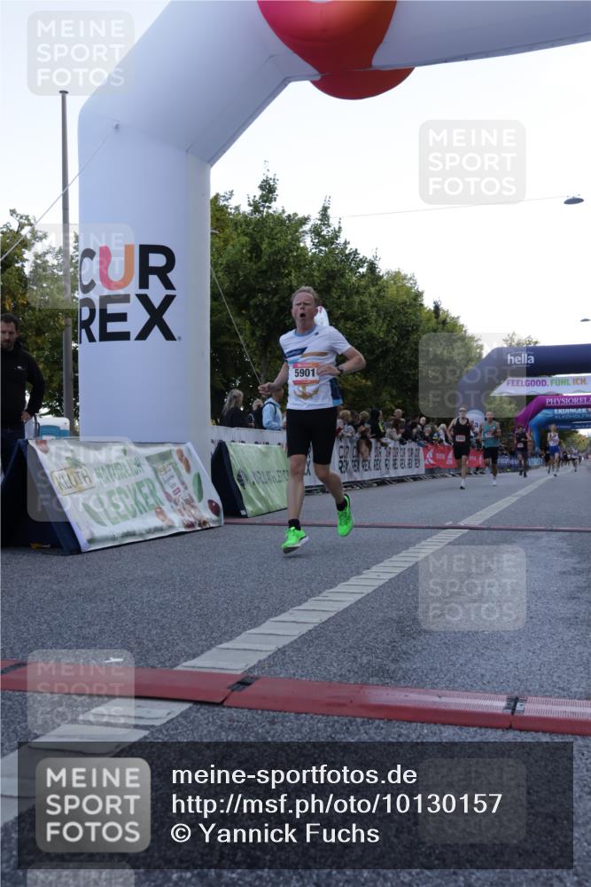 06.09.2026 - CURREX Alsterlauf Yannick Fuchs http://msf.ph/oto/10130157 06.09.2026 09:38:02 Ziel 2562, 2802, 3382, 4176, 5901, 6001, 6003, 6300, 8011 meine-sportfotos.de