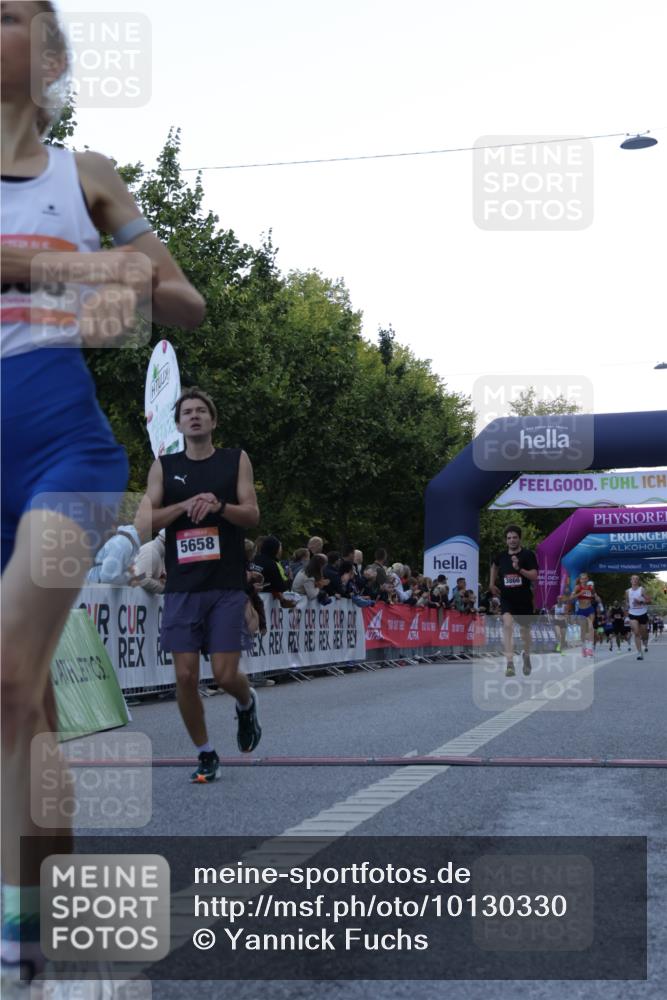 06.09.2026 - CURREX Alsterlauf Yannick Fuchs http://msf.ph/oto/10130330 06.09.2026 09:38:08 Ziel 2562, 3866, 4176, 5658, 5901, 6003 meine-sportfotos.de