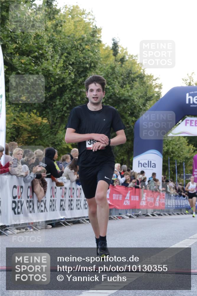 06.09.2026 - CURREX Alsterlauf Yannick Fuchs http://msf.ph/oto/10130355 06.09.2026 09:38:10 Ziel 2562, 3866, 4176, 4432, 5658, 6003 meine-sportfotos.de