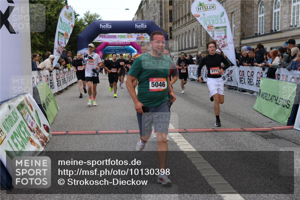06.09.2026 - CURREX Alsterlauf Strokosch-Dieckow http://msf.ph/oto/10130398 06.09.2026 10:04:24 Ziel 2025, 2303, 2437, 3435, 3711, 3959, 3962, 4119, 4131, 4376, 4630, 4812, 5046, 5713, 5718, 5816, 6193 meine-sportfotos.de