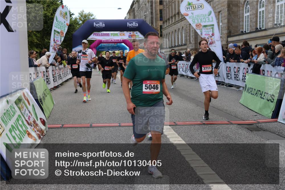 06.09.2026 - CURREX Alsterlauf Strokosch-Dieckow http://msf.ph/oto/10130405 06.09.2026 10:04:24 Ziel 2025, 2303, 2437, 3435, 3711, 3959, 3962, 4119, 4131, 4376, 4630, 4812, 5046, 5713, 5718, 5816, 6193 meine-sportfotos.de