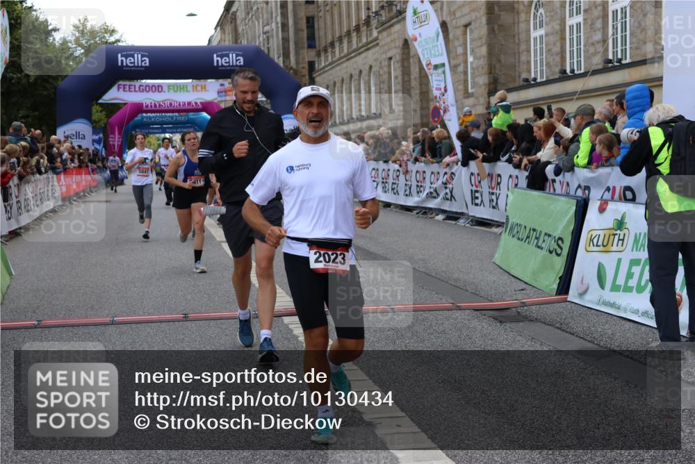 06.09.2026 - CURREX Alsterlauf Strokosch-Dieckow http://msf.ph/oto/10130434 06.09.2026 09:51:35 Ziel 2023, 3286, 3733, 4210, 4985, 4987, 5027, 5230, 5525, 5596, 5814, 5847, 6411, 6490, 8085 meine-sportfotos.de