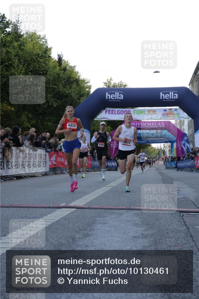 06.09.2026 - CURREX Alsterlauf Yannick Fuchs http://msf.ph/oto/10130461 06.09.2026 09:38:13 Ziel 3866, 4176, 4432, 5513, 5658, 6003, 6309, 8024 meine-sportfotos.de