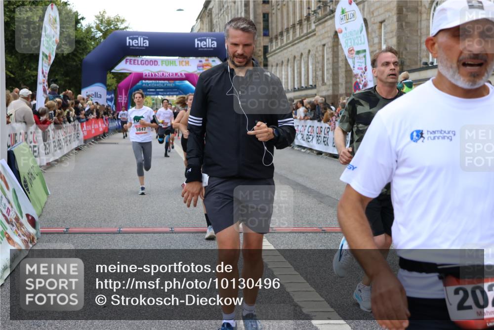 06.09.2026 - CURREX Alsterlauf Strokosch-Dieckow http://msf.ph/oto/10130496 06.09.2026 09:51:36 Ziel 2023, 3286, 3733, 4210, 4985, 4987, 5230, 5525, 5596, 5814, 5847, 6411, 6490, 8085 meine-sportfotos.de