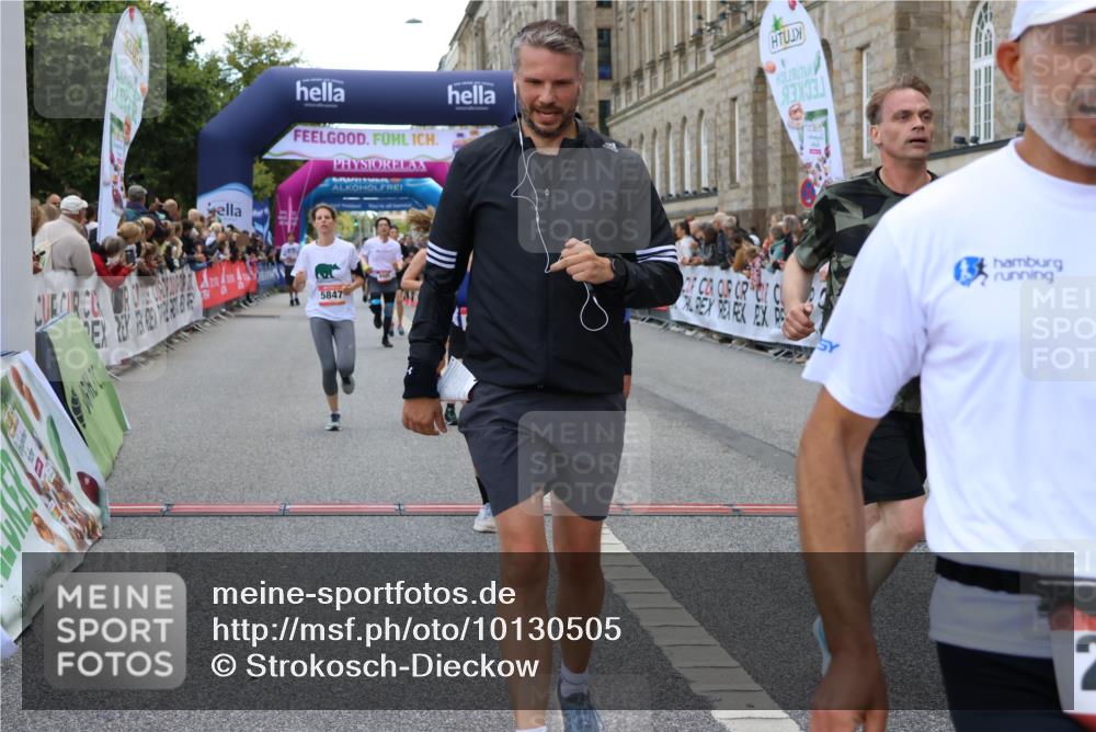 06.09.2026 - CURREX Alsterlauf Strokosch-Dieckow http://msf.ph/oto/10130505 06.09.2026 09:51:36 Ziel 2023, 3286, 3733, 4210, 4985, 4987, 5230, 5525, 5596, 5814, 5847, 6411, 6490, 8085 meine-sportfotos.de