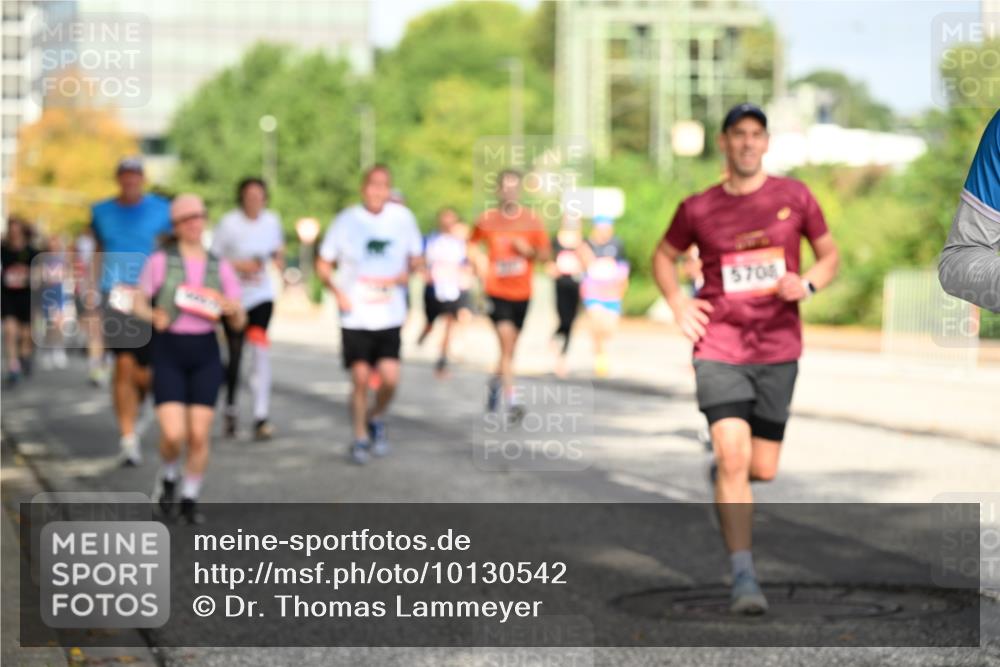 06.09.2026 - CURREX Alsterlauf Dr. Thomas Lammeyer http://msf.ph/oto/10130542 06.09.2026 09:53:01 Laufen 5704 meine-sportfotos.de
