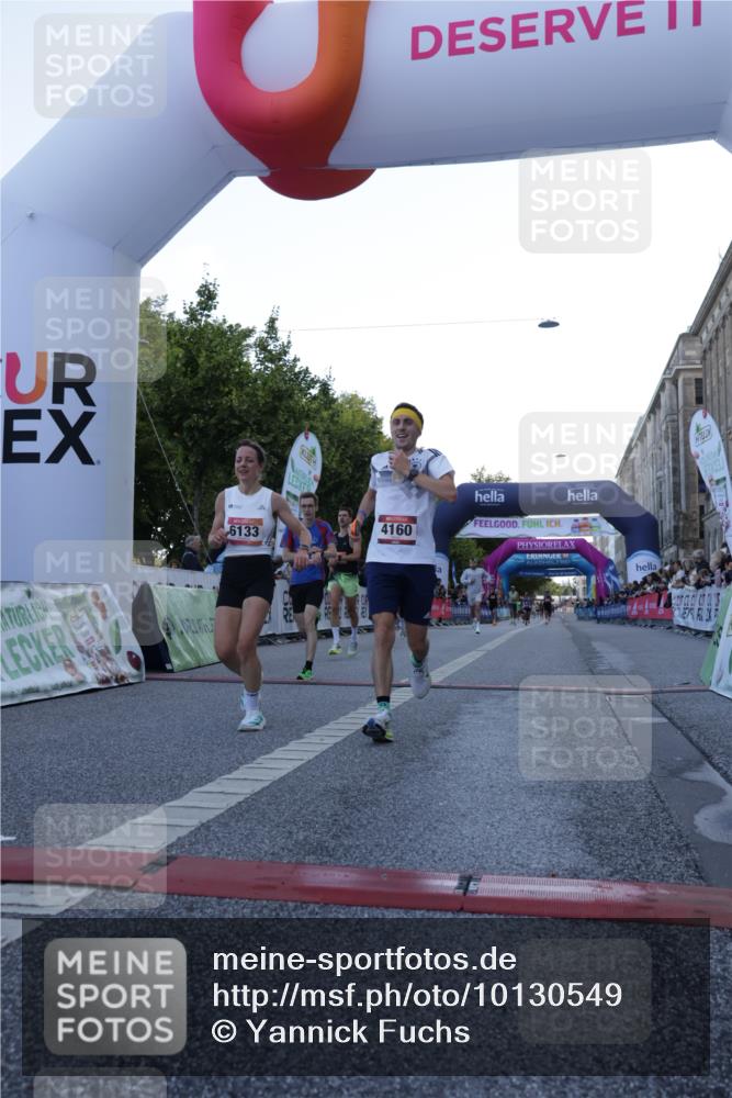 06.09.2026 - CURREX Alsterlauf Yannick Fuchs http://msf.ph/oto/10130549 06.09.2026 09:38:23 Ziel 2378, 4160, 4614, 4983, 5513, 5687, 5727, 6101, 6133, 6309, 8024 meine-sportfotos.de