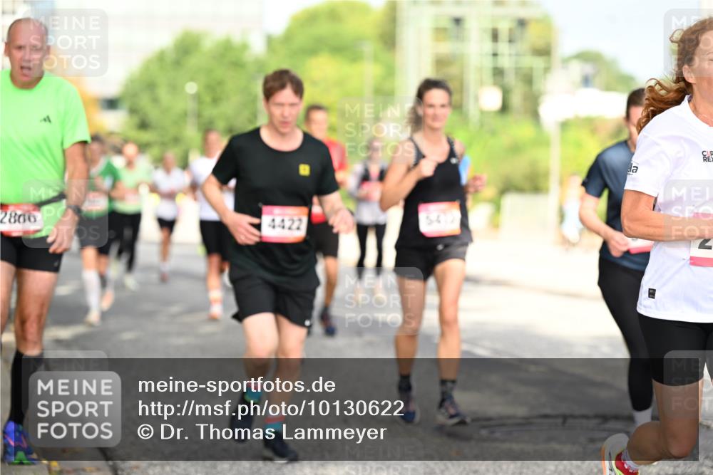 06.09.2026 - CURREX Alsterlauf Dr. Thomas Lammeyer http://msf.ph/oto/10130622 06.09.2026 09:53:10 Laufen 2806, 4422 meine-sportfotos.de