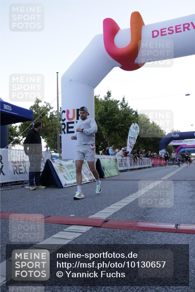 06.09.2026 - CURREX Alsterlauf Yannick Fuchs http://msf.ph/oto/10130657 06.09.2026 09:38:28 Ziel 2378, 3541, 4160, 4614, 5456, 5687, 5727, 6101, 6133 meine-sportfotos.de