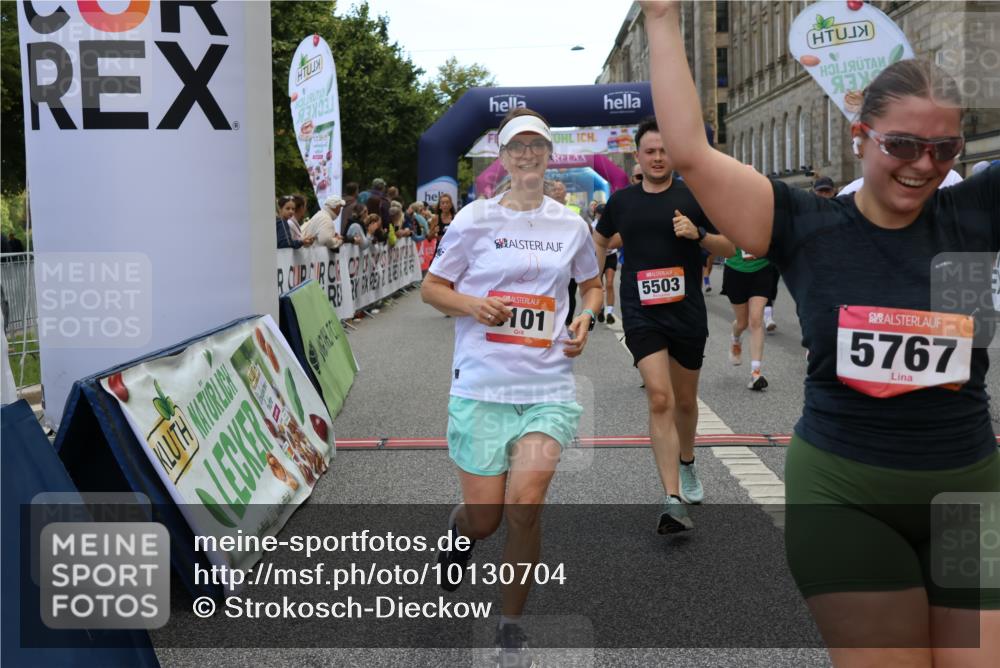 06.09.2026 - CURREX Alsterlauf Strokosch-Dieckow http://msf.ph/oto/10130704 06.09.2026 10:04:42 Ziel 2074, 2121, 2203, 2357, 2583, 2658, 2957, 3004, 3005, 3101, 3451, 3807, 4052, 4181, 4413, 4415, 4431, 4516, 4744, 4874, 5071, 5275, 5503, 5504, 5566, 5576, 5644, 5767, 6063, 8237 meine-sportfotos.de